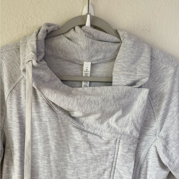 Lululemon Coast Easy French Terry Wrap Jacket Sz 6 Grey Athleisure Outdoor - Picture 2 of 7